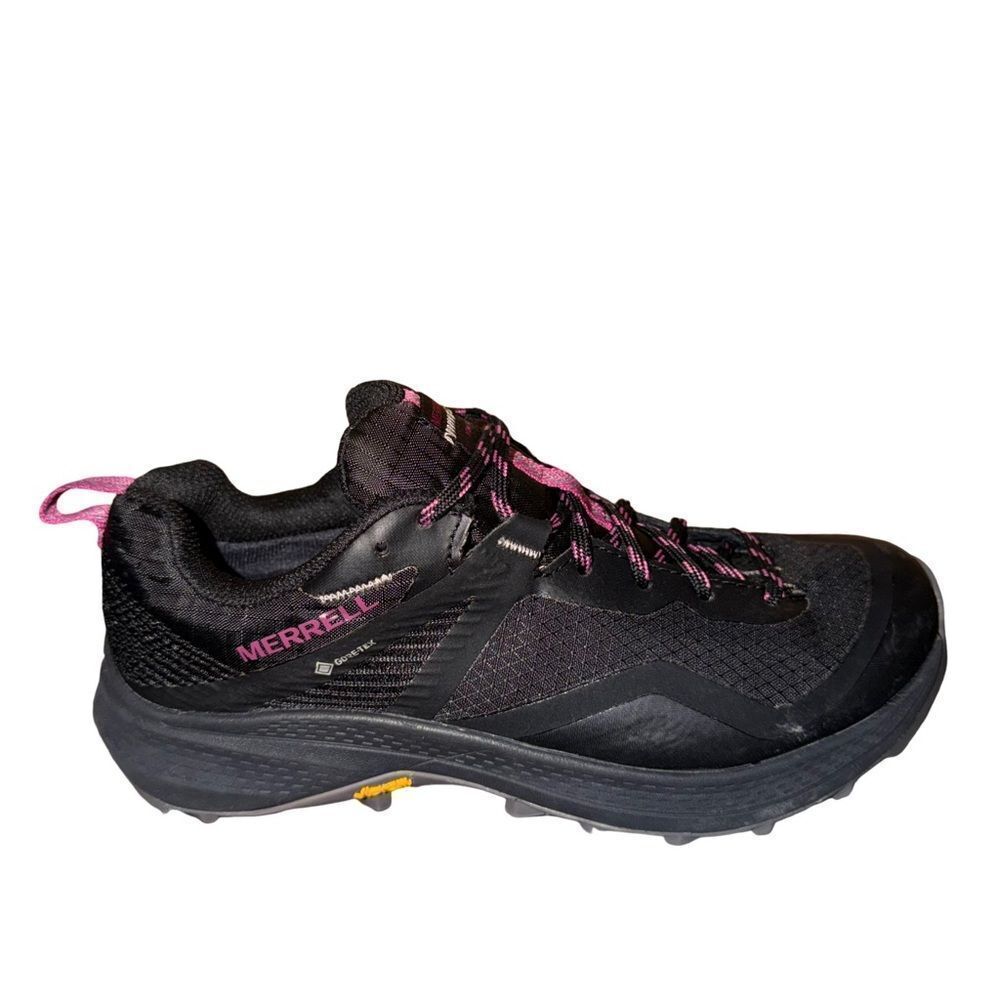 Merrell Women's Black and Pink Athletic Shoes size 6.5 GTX